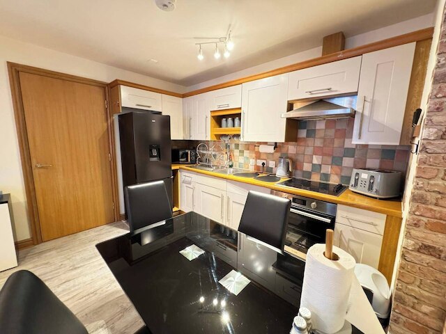 スペーシャス 2 ベッド フラット ネクスト トゥ ピカデリー ステーション