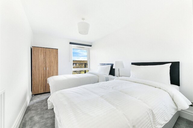 イマキュレート 2 ベッド ハウス イン アールズ コート W14