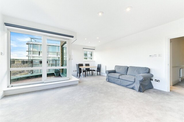 イマキュレート 2 ベッド ハウス イン アールズ コート W14