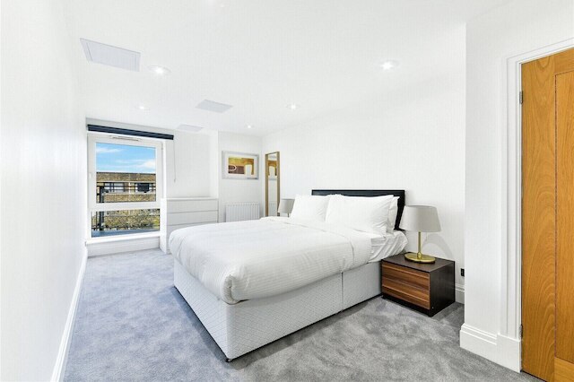 イマキュレート 2 ベッド ハウス イン アールズ コート W14