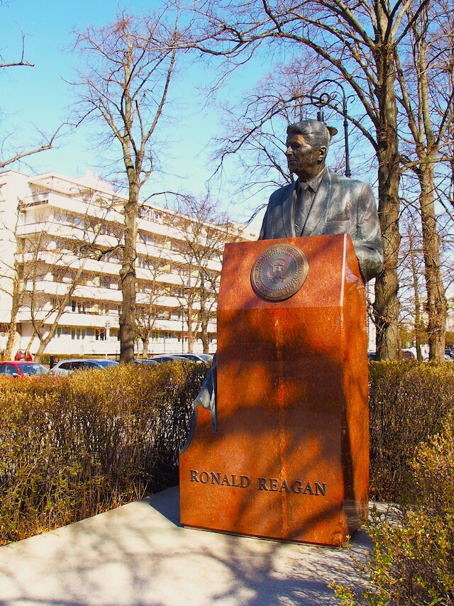 アンバサダー アパートメント