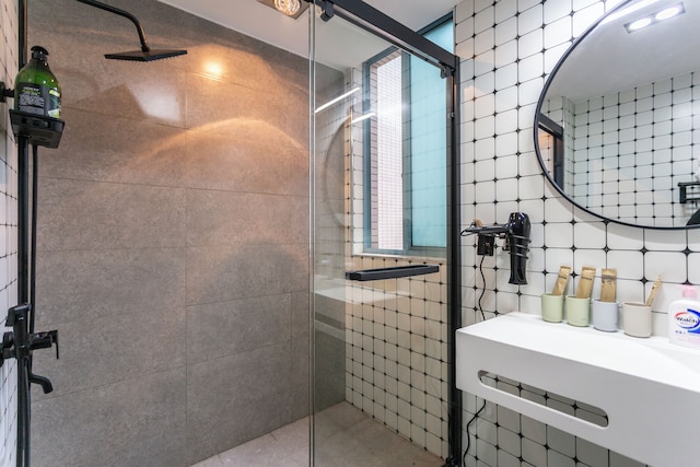 Shanghai Hills&Chuanyu Inn Near NECC 69-704