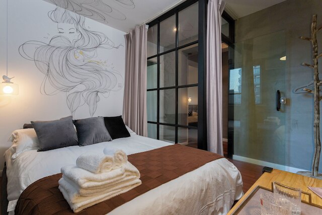 Shanghai Hills&Chuanyu Inn Near NECC 53-402