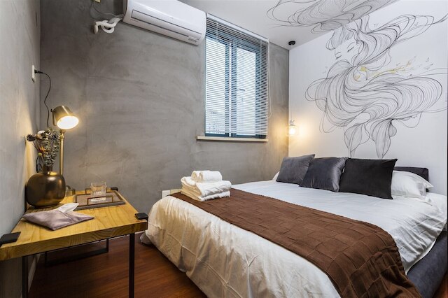 Shanghai Hills&Chuanyu Inn Near NECC 53-402