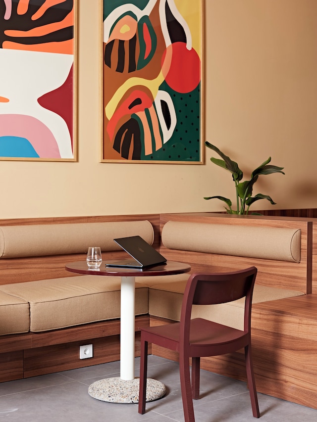 ヌマ シュトゥットガルト ローテビュールプラッツ