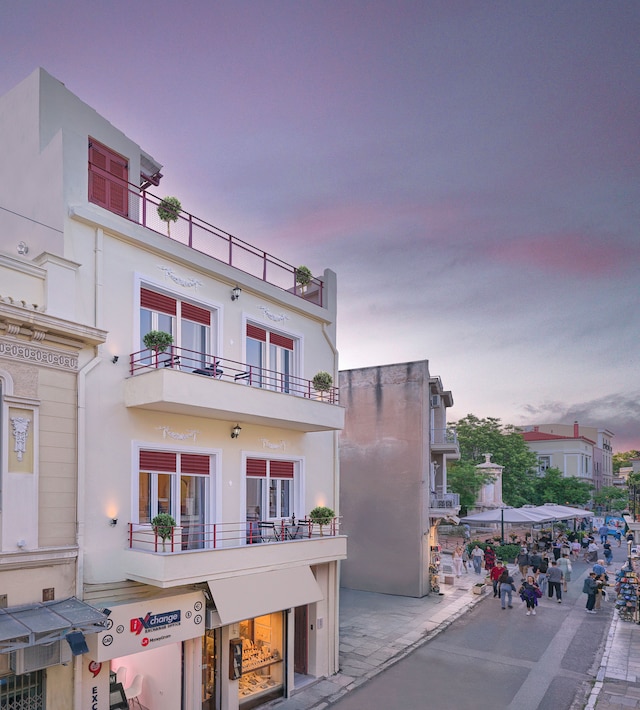 ニュー ジ アクロポリス ウィンドウ