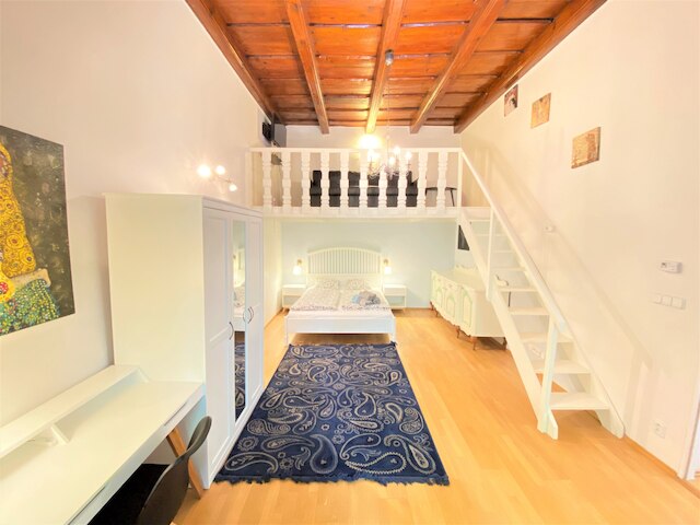 ブラック イーグル アパートメンツ