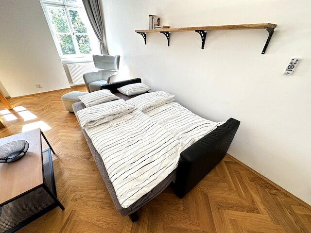 ブラック イーグル アパートメンツ