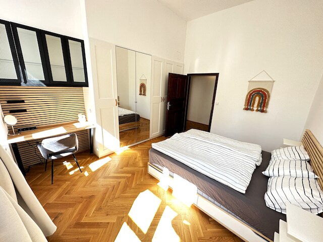 ブラック イーグル アパートメンツ