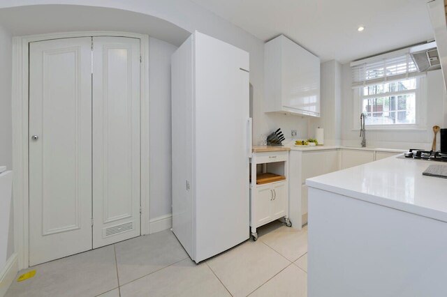 ラージ 2 ベッドルーム ケンジントン ガーデン フラット