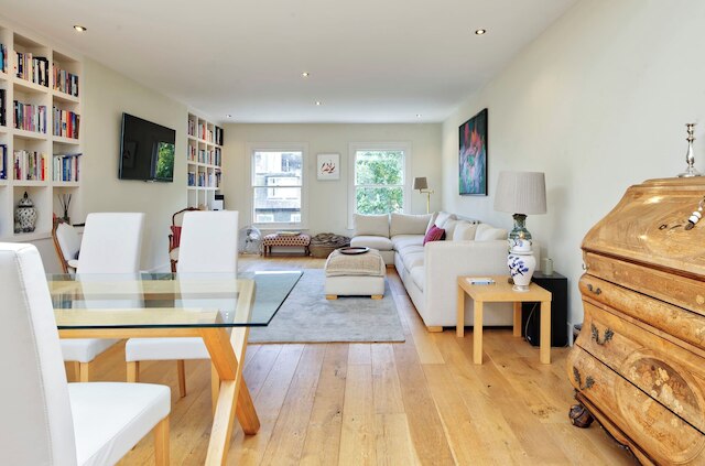 スペーシャス 3 ベッドルーム アパートメント イン アールズ コート