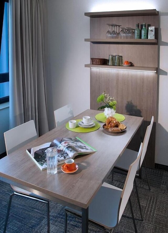 メッセ レジデンス