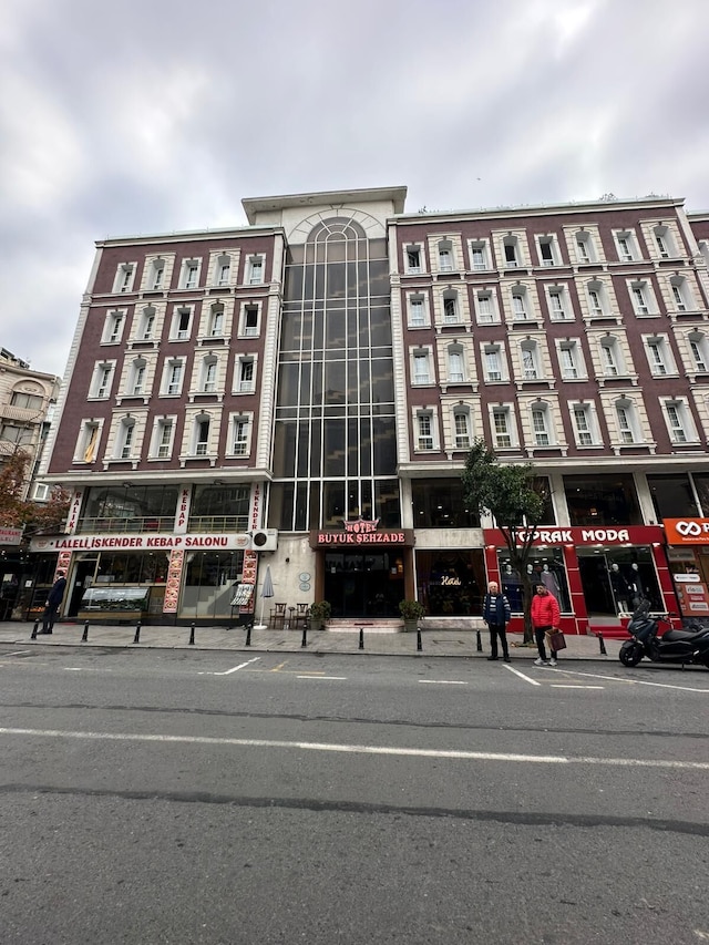 ホテル ビュユック シェフザーデ