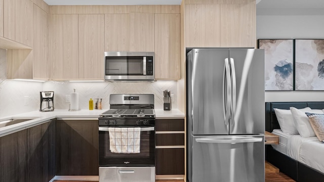 アップステイ ニューリー リノベーテッド モダン アパートメント ニア ソコ