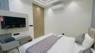 クオテル コンフォート ヴィアー パレス グリーン パーク