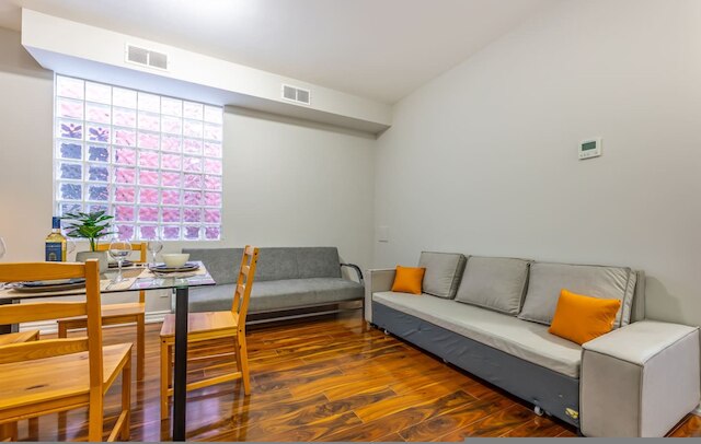 ブライト 1ベッドルーム アパートメント イン ナイアガラ フォールズ アンド シーニック ステイ