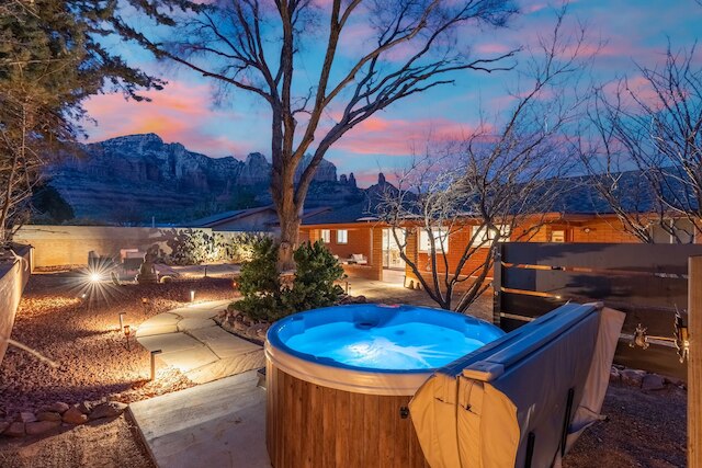 ニュー レッドロック エクスペリエンス ビューズ ファイアピット ホットタブ