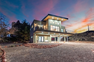 ニュー ムーンダンス プライベート スタジオ カセドラル ロック ハイキング