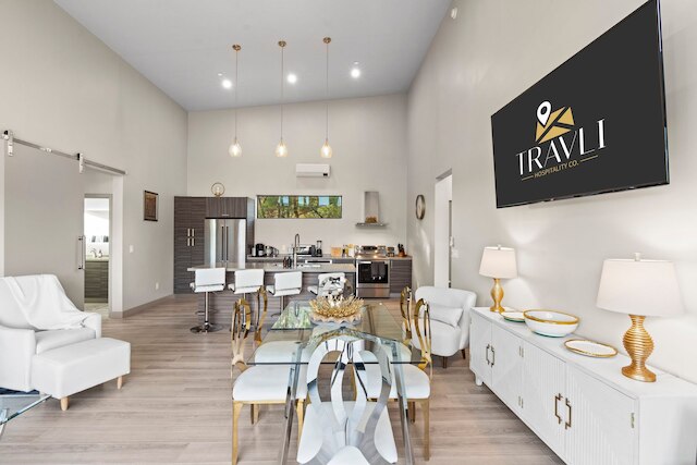 ニュー ムーンダンス レッド ロック リトリート エピック ビューズ