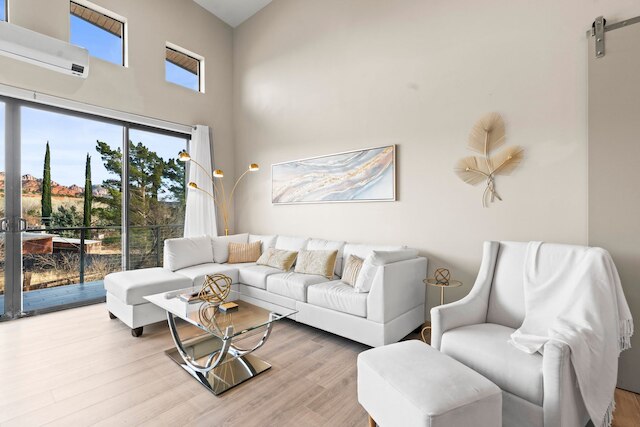 ニュー ムーンダンス レッド ロック リトリート エピック ビューズ