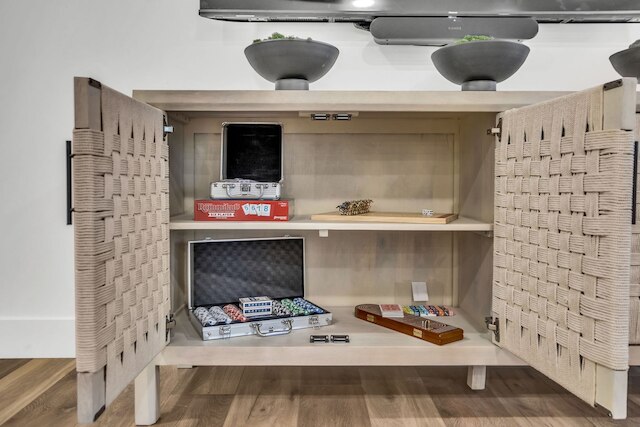 ニュー ザ ウェントワース ラックス リトリート プール スパ