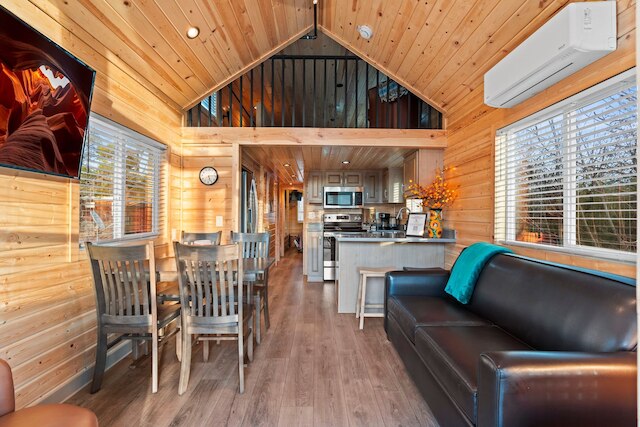 ニュー ムーンダンス マジェスティック ミニ キャビン カセドラル ロック