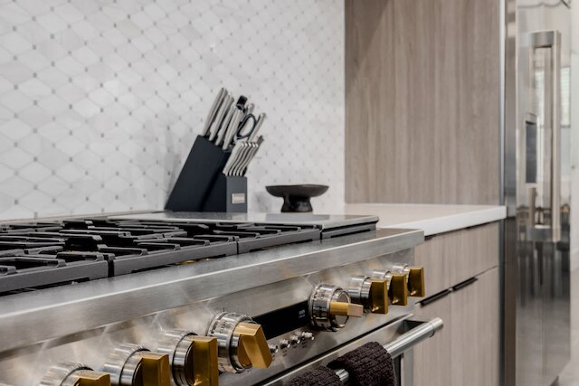 ザ カーライル エクスペリエンス 4 シャワーズ ヒーテッド プール