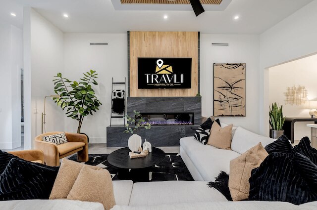 ザ カーライル エクスペリエンス 4 シャワーズ ヒーテッド プール