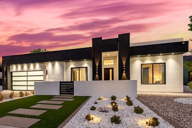 ザ カーライル エクスペリエンス 4 シャワーズ ヒーテッド プール