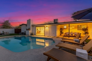 ザ メルローズ ASU プール ワークスペース ファイアピット