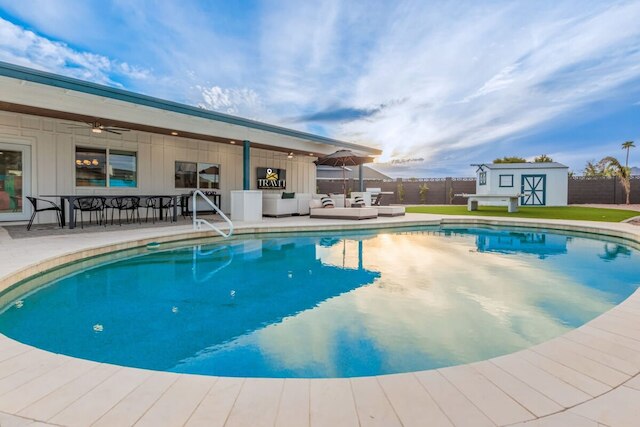 ザ モントレー リゾート スタイル ピクルボール プール パット