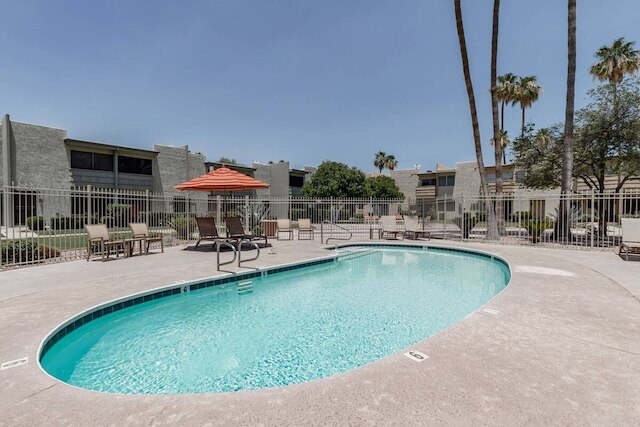 ラスティック モダン タウンハウス オールドタウン 4 ヒーテッド プールズ