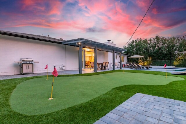 オチェンタ モダン リトリート ヒーテッド プール スパ パット グリーン ジム