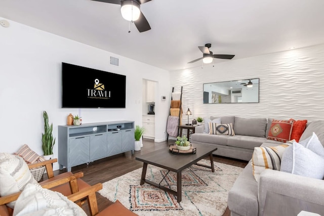 オチェンタ モダン リトリート ヒーテッド プール スパ パット グリーン ジム