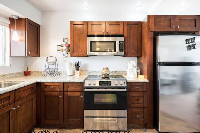 ウォーク トゥ オールド タウン プール ビュー ファッション スクエア