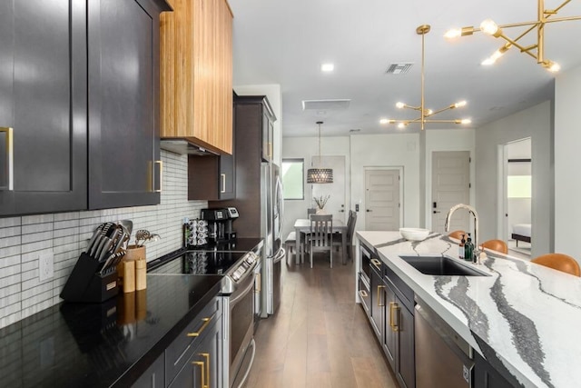 ラックス ペントハウス オールド タウン ウォーカブル ジム マウンテン ビューズ