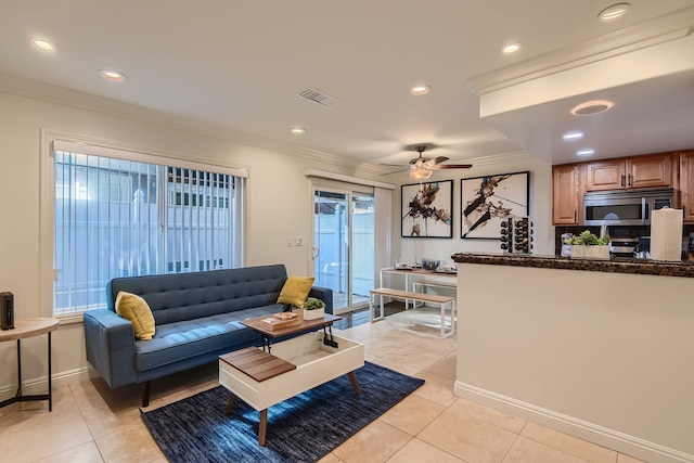 スタイリッシュ - マルチレベル - パティオ - ゲームズ - ファスト WiFi - cm3