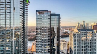 スリープス 34! 11 コンドス イン ニュー オースティン ハイ ライズ ウィズ ルーフトップ プール、ジム、ヨガ スタジオ