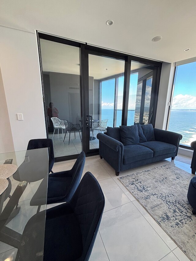 スカイ ハイ ラグジュアリー - 59th フロア アット オーシャン