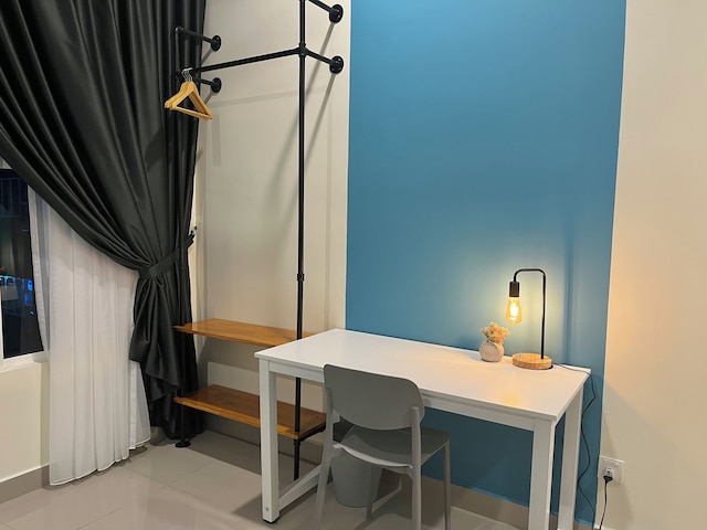 アンバー コーブ メラカ バイ マンハッタン グループ