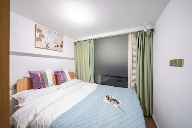 Shanghai Hills & Wanye Prime Stay