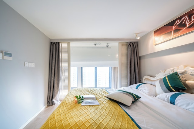 Shanghai Hills & Wanye Prime Stay