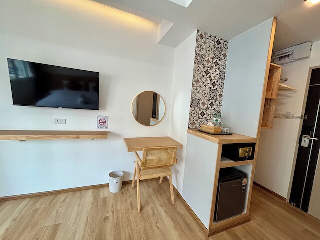 チャーム ホステル アット プラトゥムナック