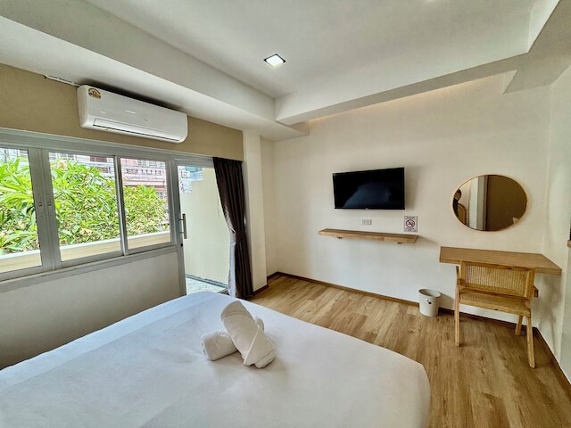 チャーム ホステル アット プラトゥムナック