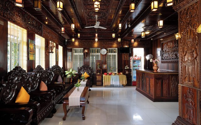 ブロナム レジデンス & スパ