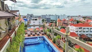 ブロナム レジデンス & スパ