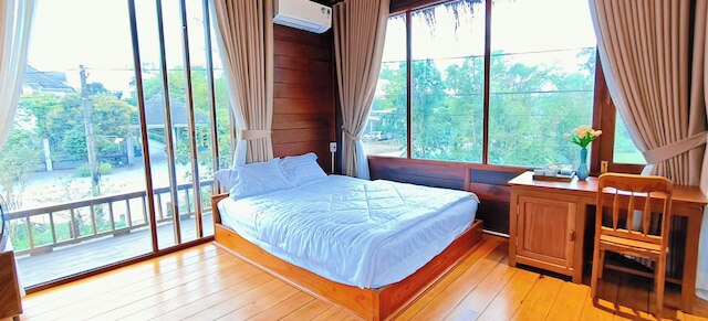 モック ホームステイ & ヴィラ