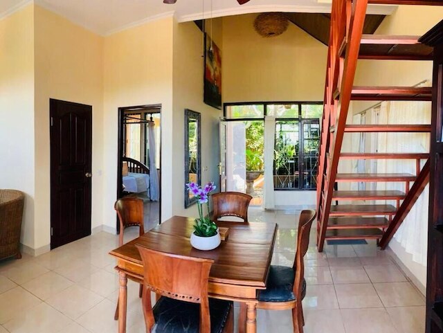 ギリズ ヴィラ ジンバラン