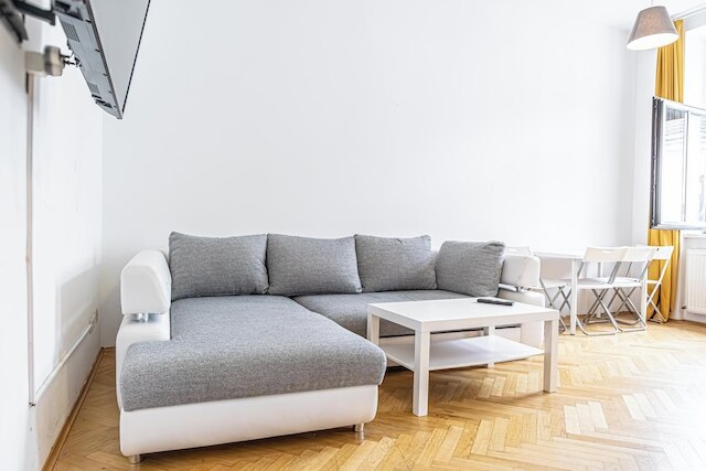 コージー 4 ベッドルーム アパート ガーデン クローズ トゥ ダニューブ