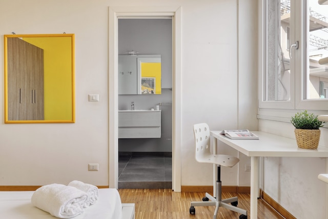 スタイリッシュ 2 ベッドルーム フラット ネクスト トゥ ナヴィリ